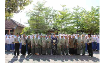 SMA Veteran 1 Sukoharjo Sambut Kehadiran Native Jepang dalam Program Nihongo Partners